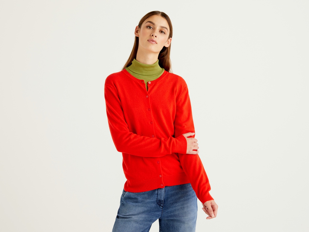 Benetton Kadın Nar Çiçeği Bisiklet Yaka Merino Hırka. 1 Benetton Kadın Nar Çiçeği Bisiklet Yaka Merino Hırka. 1