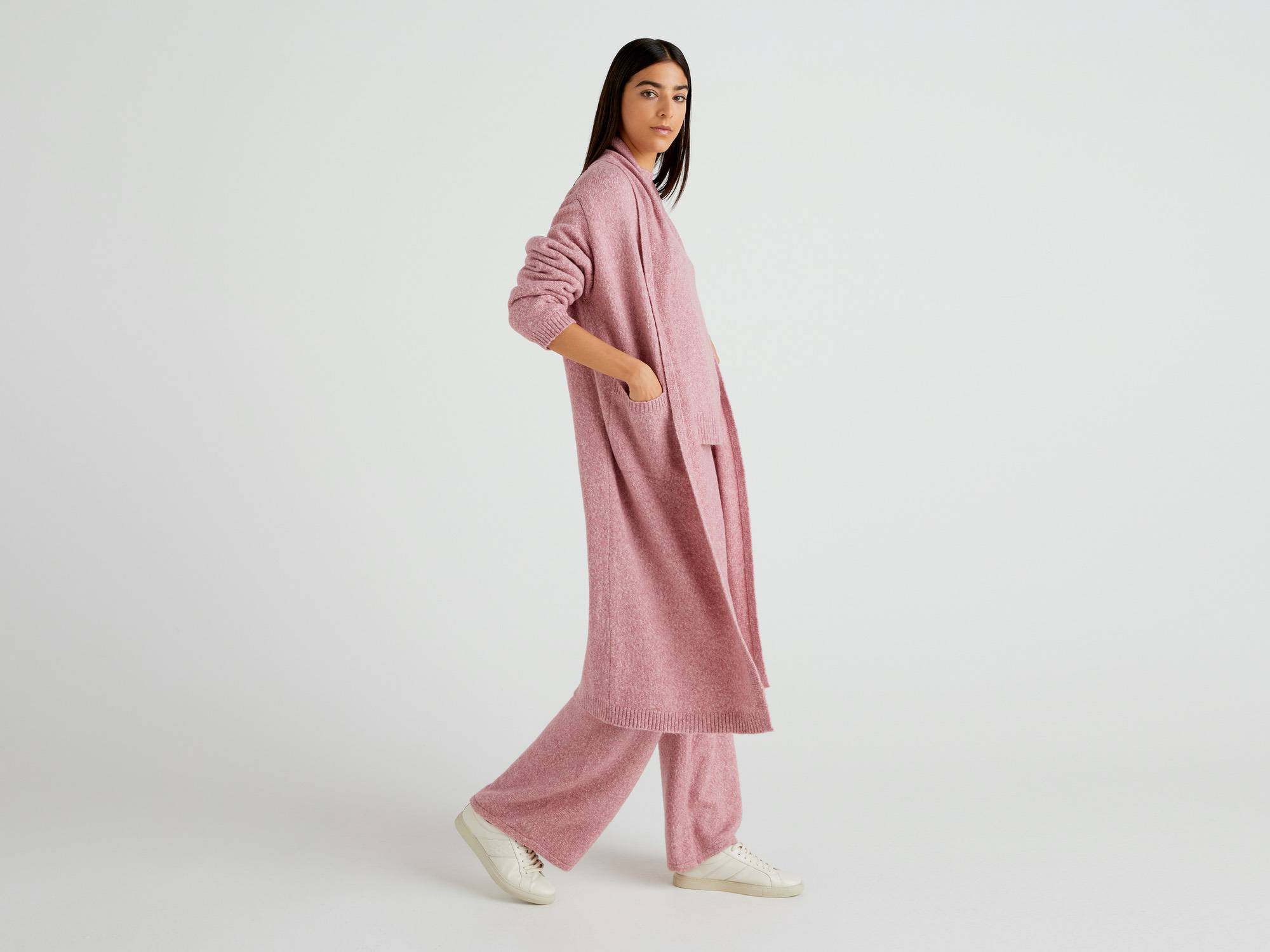 Benetton Kadın Pembe Yün Karışımlı Cepli Hırka. 1 Benetton Kadın Pembe Yün Karışımlı Cepli Hırka. 1
