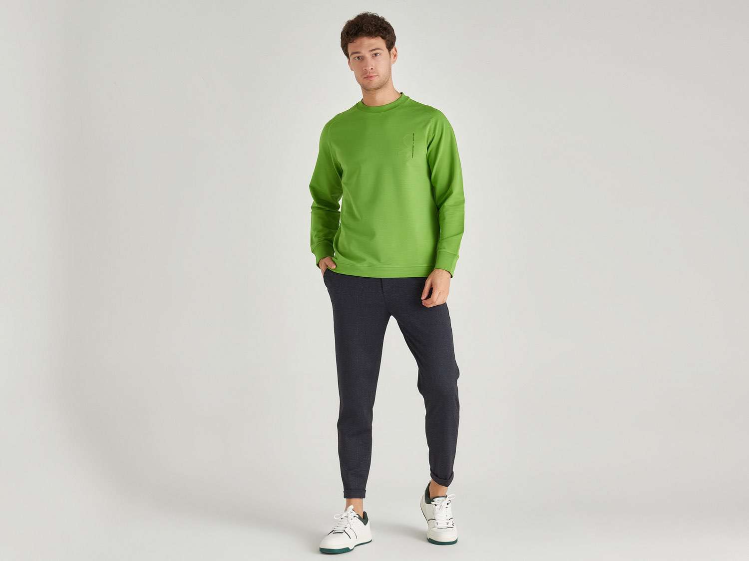 Benetton Erkek Fıstık Yeşili Yarım Logolu Sweatshirt. 1