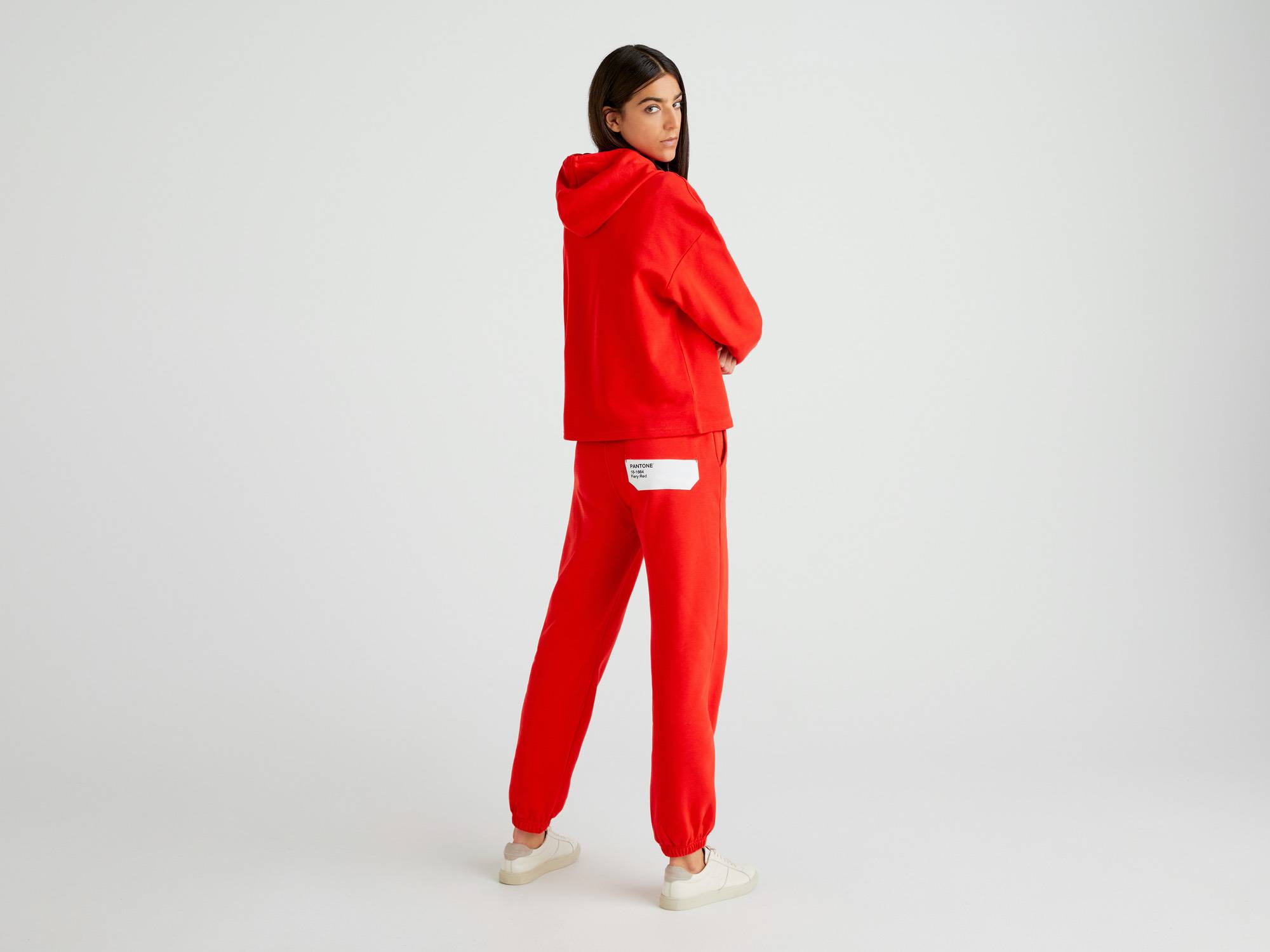 Benetton Kadın Nar Çiçeği Pantone Eşofman Altı. 1 Benetton Kadın Nar Çiçeği Pantone Eşofman Altı. 1