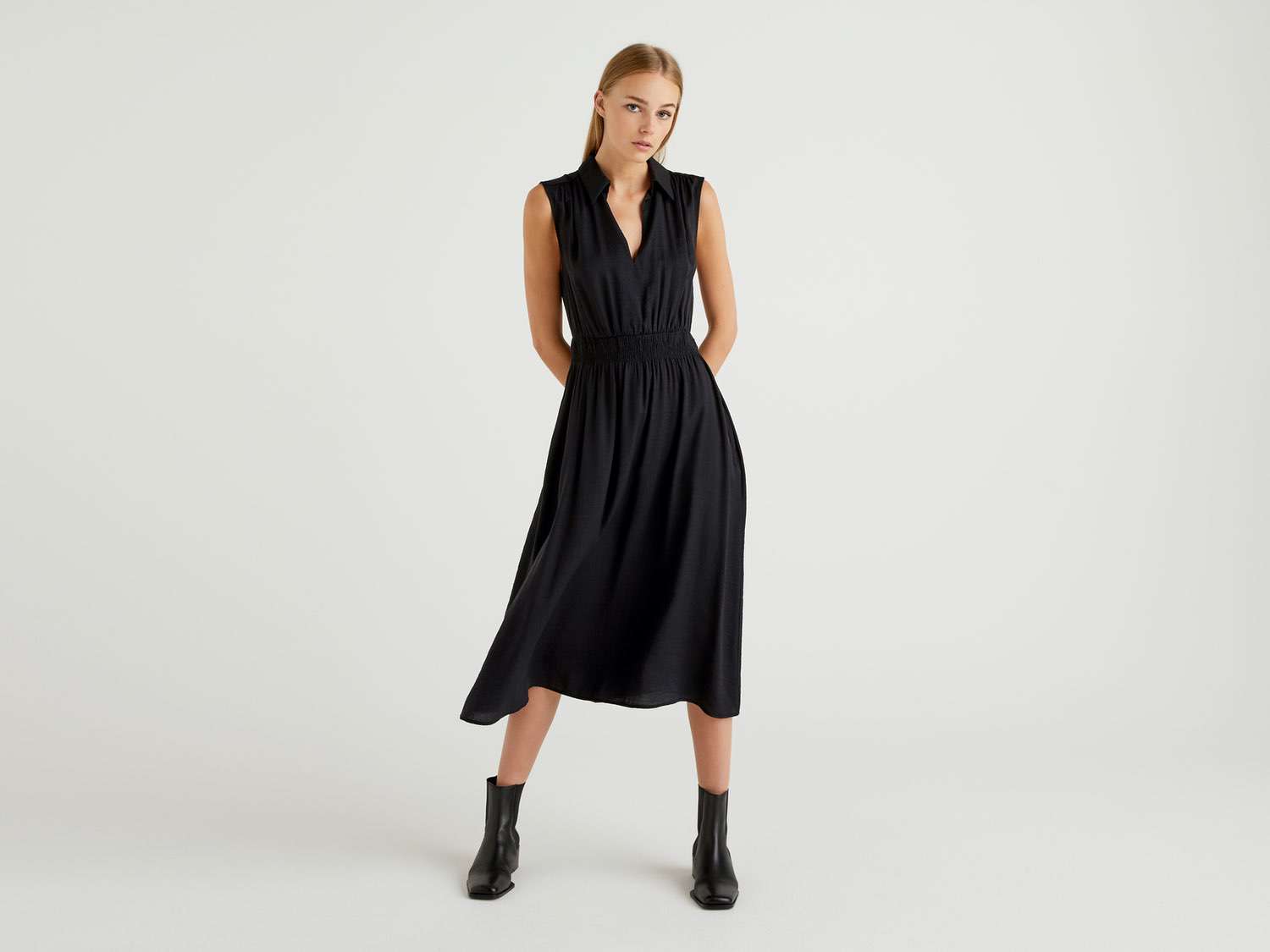 Benetton Kadın Siyah V Yaka Beli Lastikli Maxi Elbise. 1