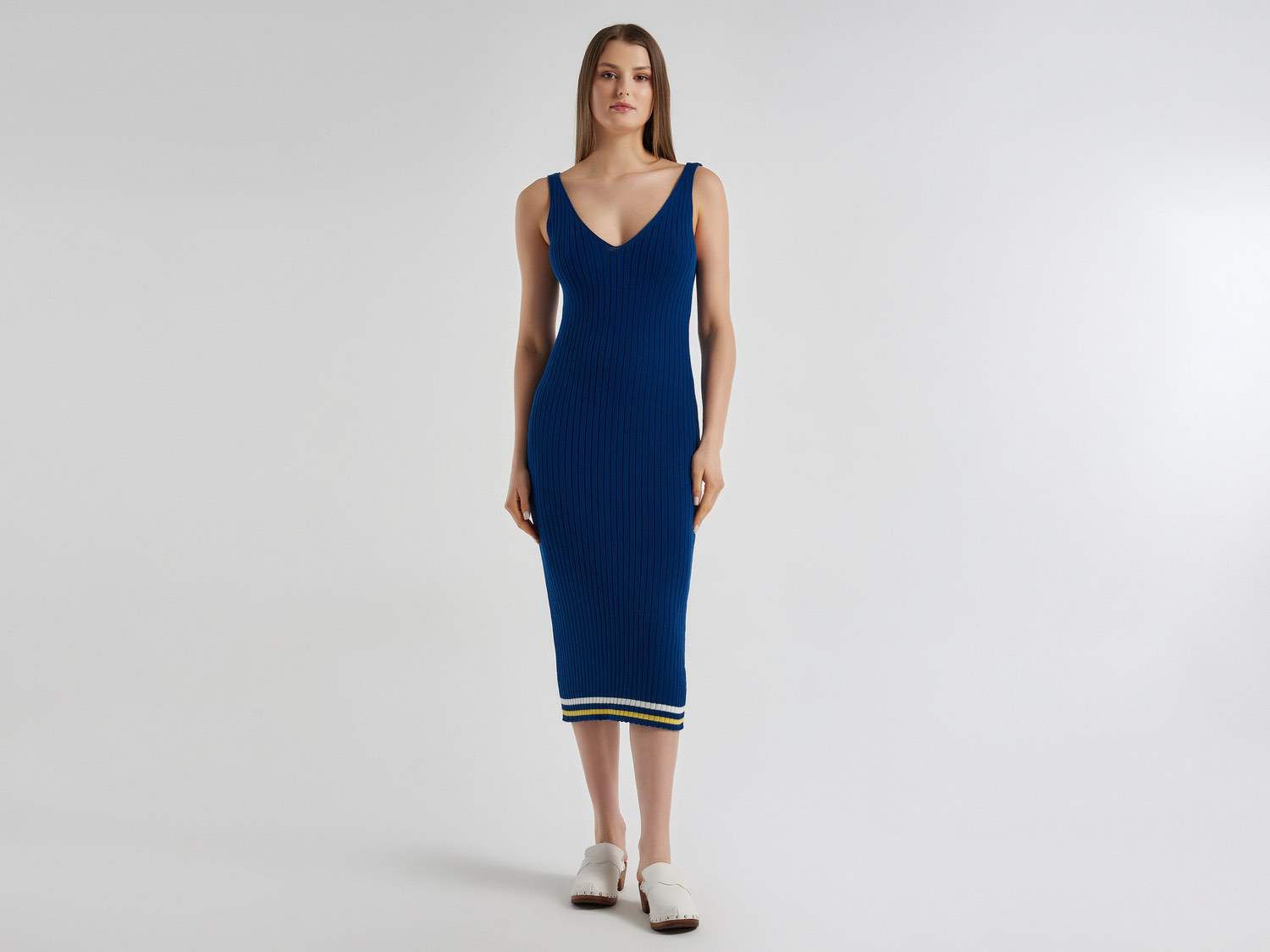 Benetton Kadın Mix Askılı V Yaka Uzun Triko Elbise. 1