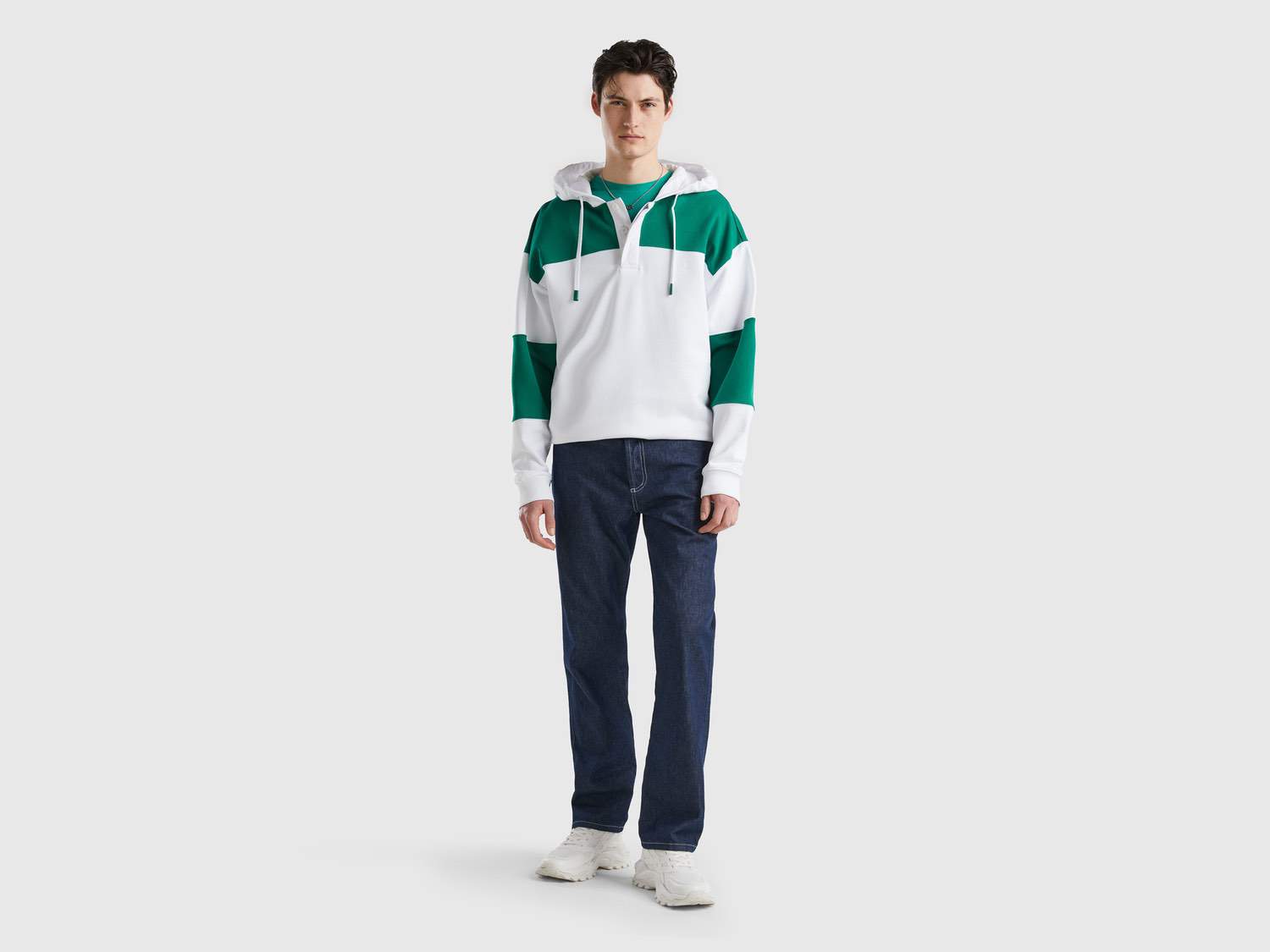 Benetton Erkek Beyaz Renk Bloklu Kapşonlu Sweatshirt. 1