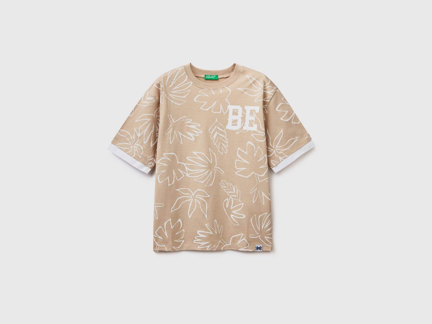 Benetton Erkek Çocuk Bej Mix Yaprak Desenli Etiket Logolu T Shirt. 1