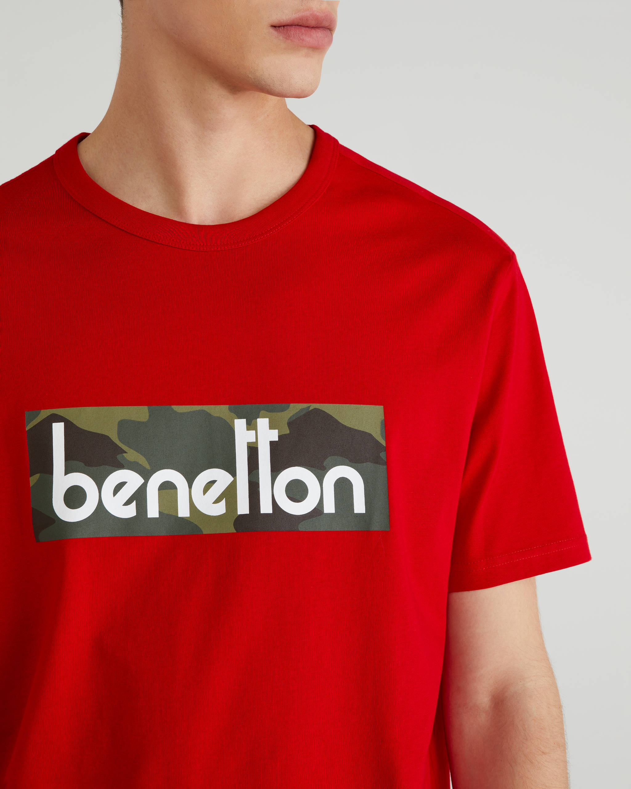 Benetton Vintage Logo Tshirt. 4