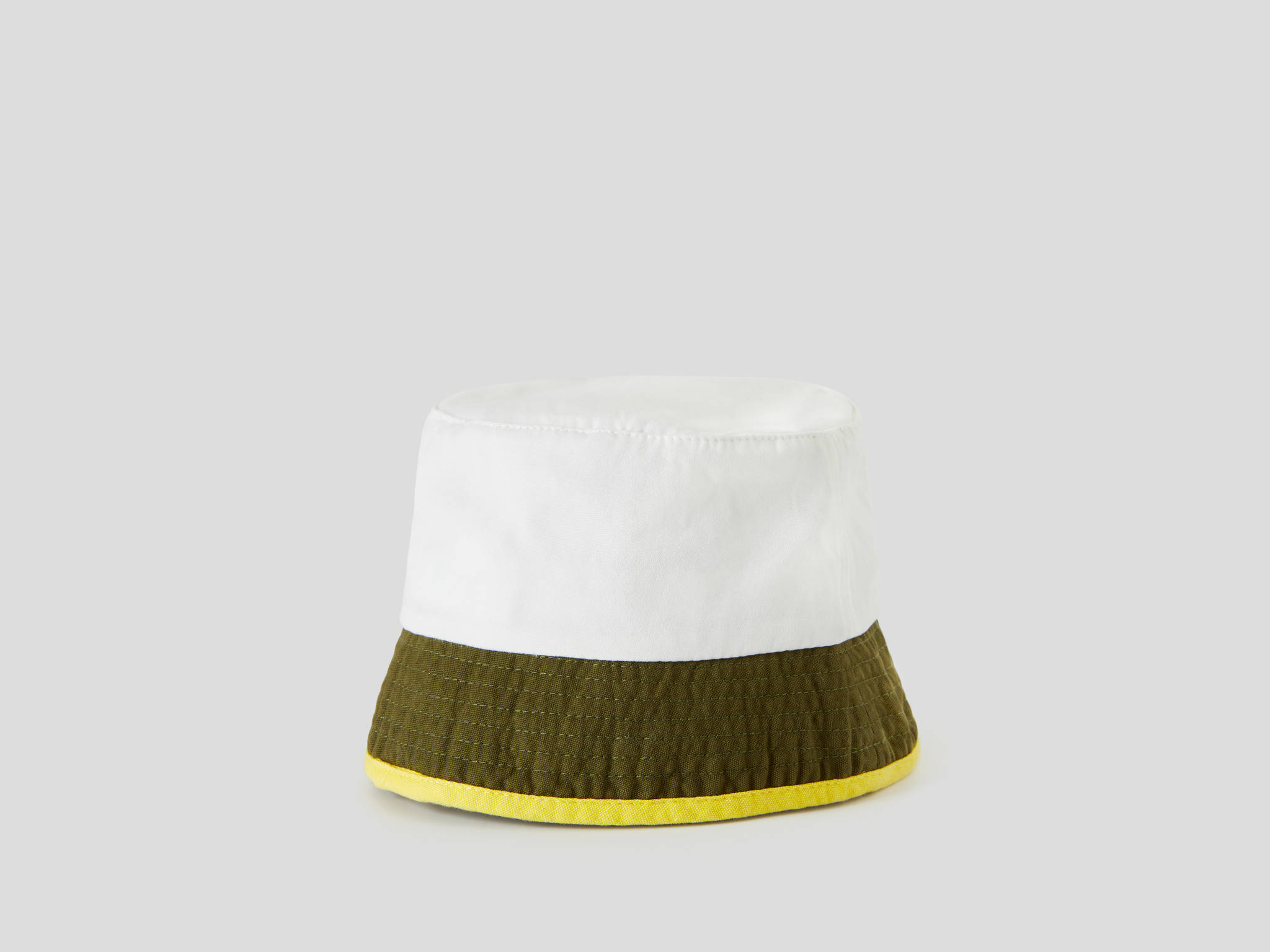 Benetton Desenli Kova Şapka. 2