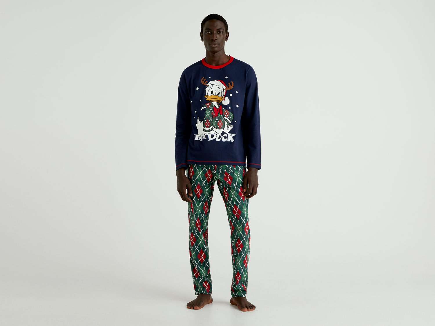 Benetton Erkek Lacivert Donald Duck Baskılı Pijama Takımı. 1 Benetton Erkek Lacivert Donald Duck Baskılı Pijama Takımı. 1