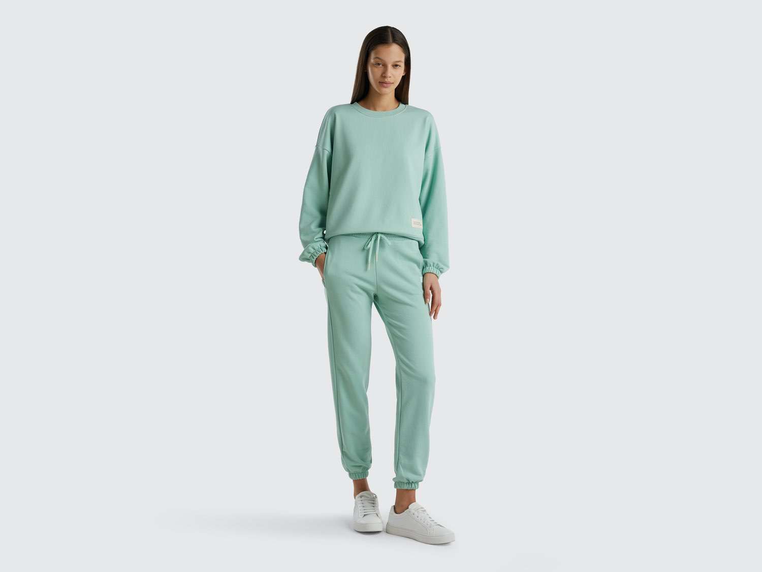 Benetton Kadın Yosun Yeşili Beli Lastikli Crop Sweatshirt. 1