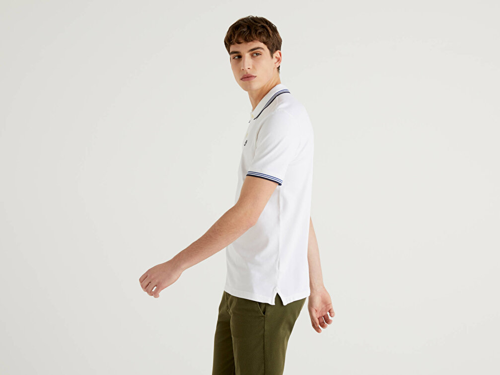 Benetton Erkek Beyaz Kol ve Yaka Ucu Çizgili Polo