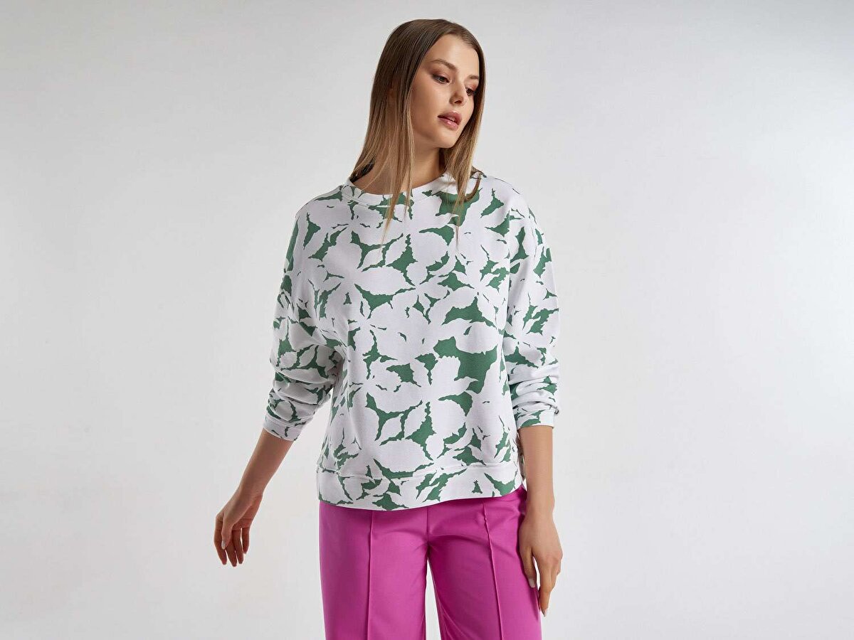Kadın Yeşil-Beyaz Mix Çiçek Desenli Rahat Kalıp Sweatshirt