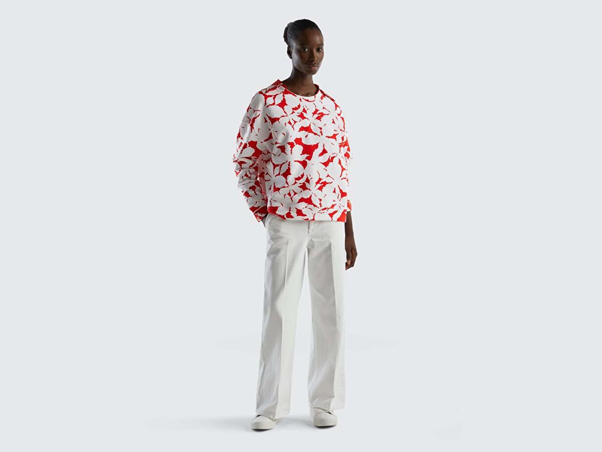 Kadın Kırmızı-Beyaz Mix Çiçek Desenli Rahat Kalıp Sweatshirt