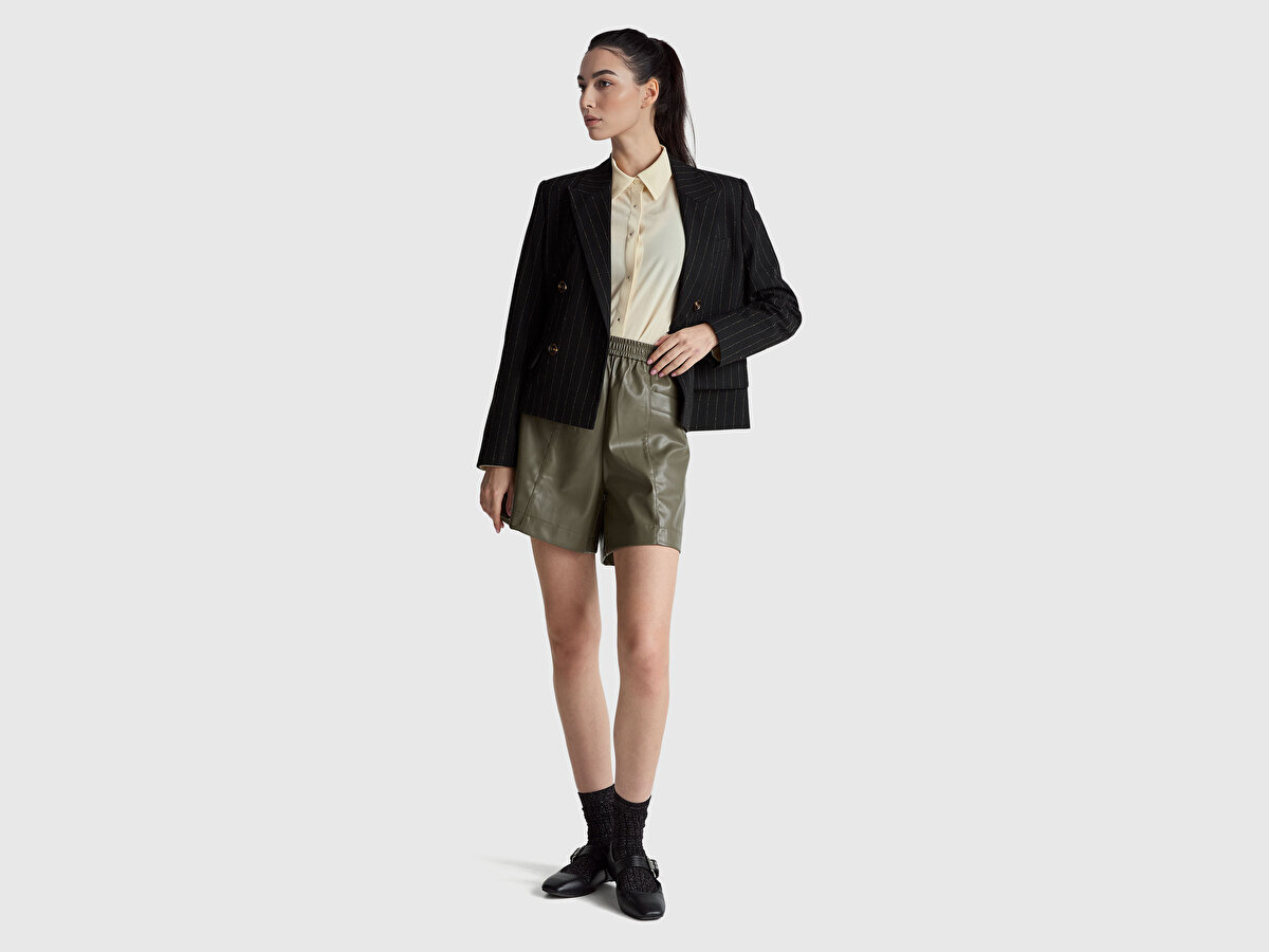 Kadın Krem Viskoz ve Liyosel Karışımlı Düğmeli Manşetli Gömlek