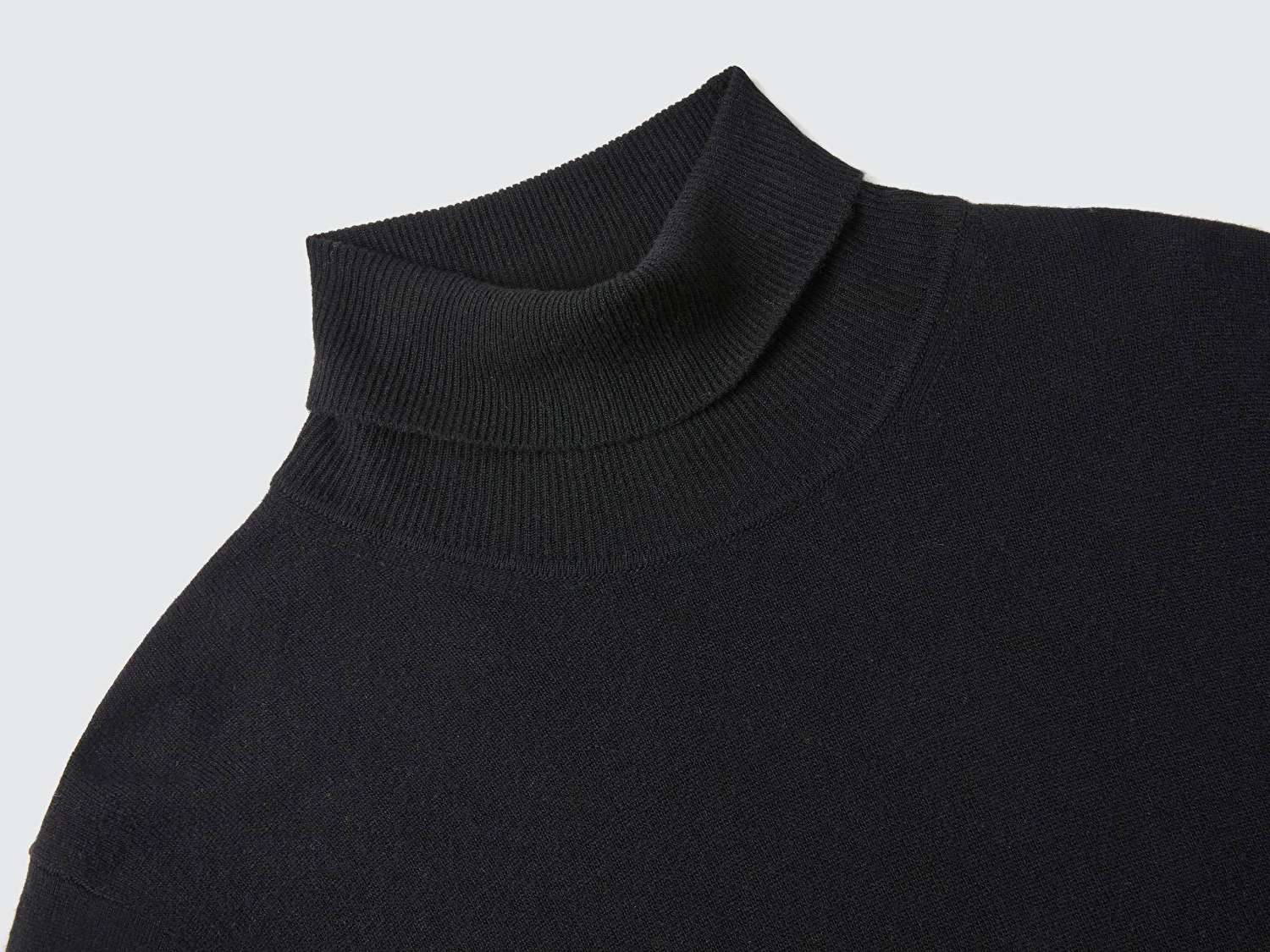 Benetton Erkek Siyah %100 Merino Boğazlı  Kazak