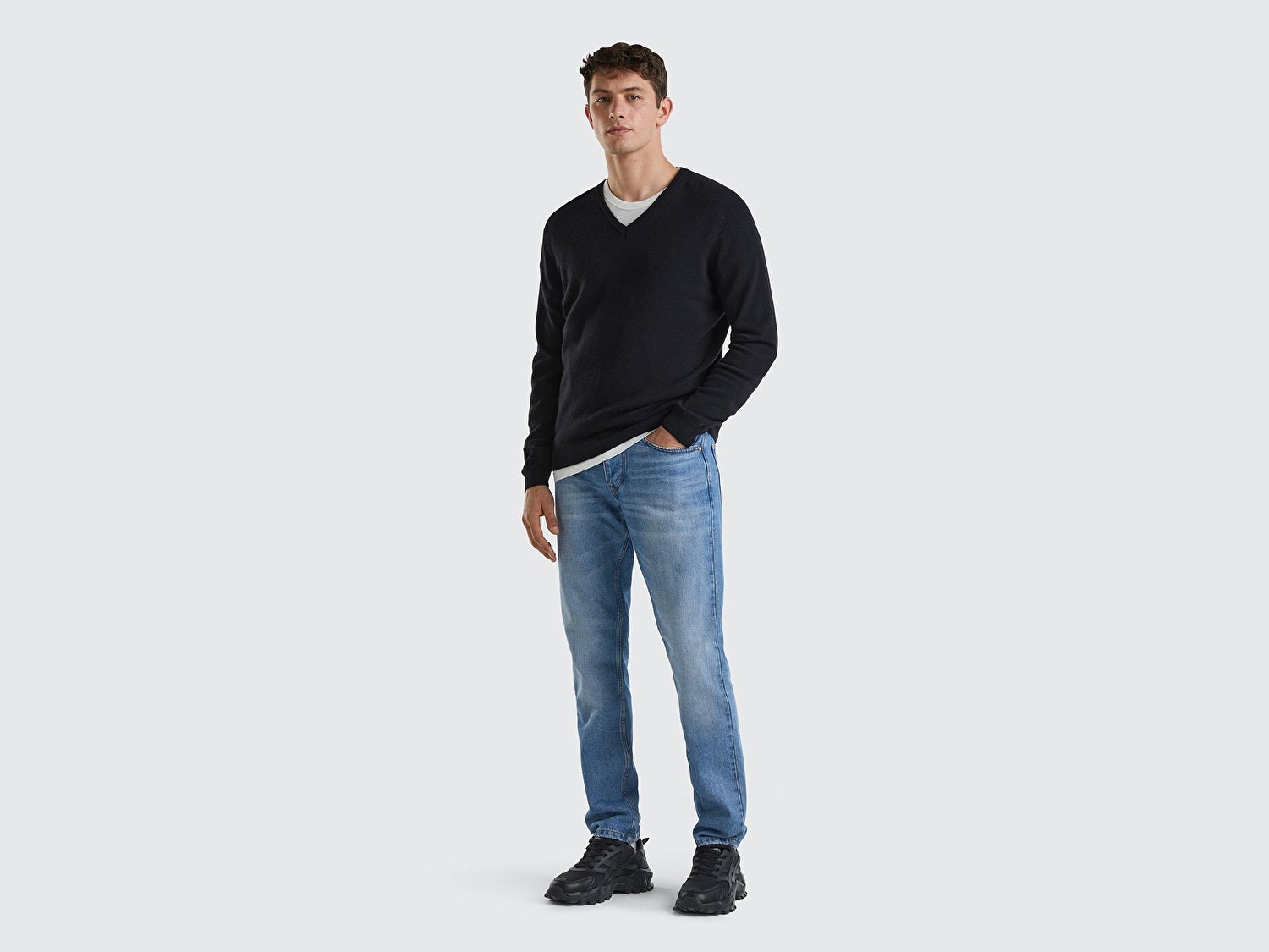 Benetton Erkek Siyah V Yaka %100 Merino Kazak