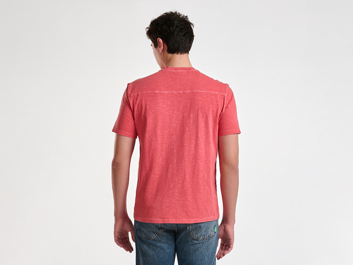 Benetton Erkek Mercan %100 Pamuk Yıpranmış Efektli Önü Baskılı Relax Fit T-Shirt