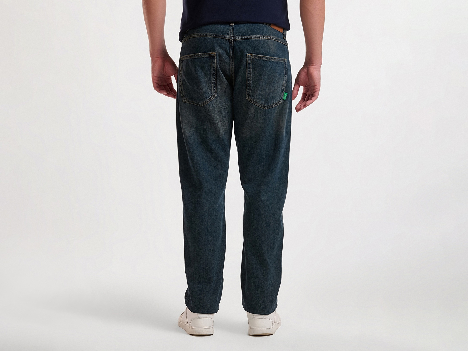 Benetton Erkek Koyu Mavi %100 Pamuk Eskitme Efektli Regular Fit Denim Pantolon