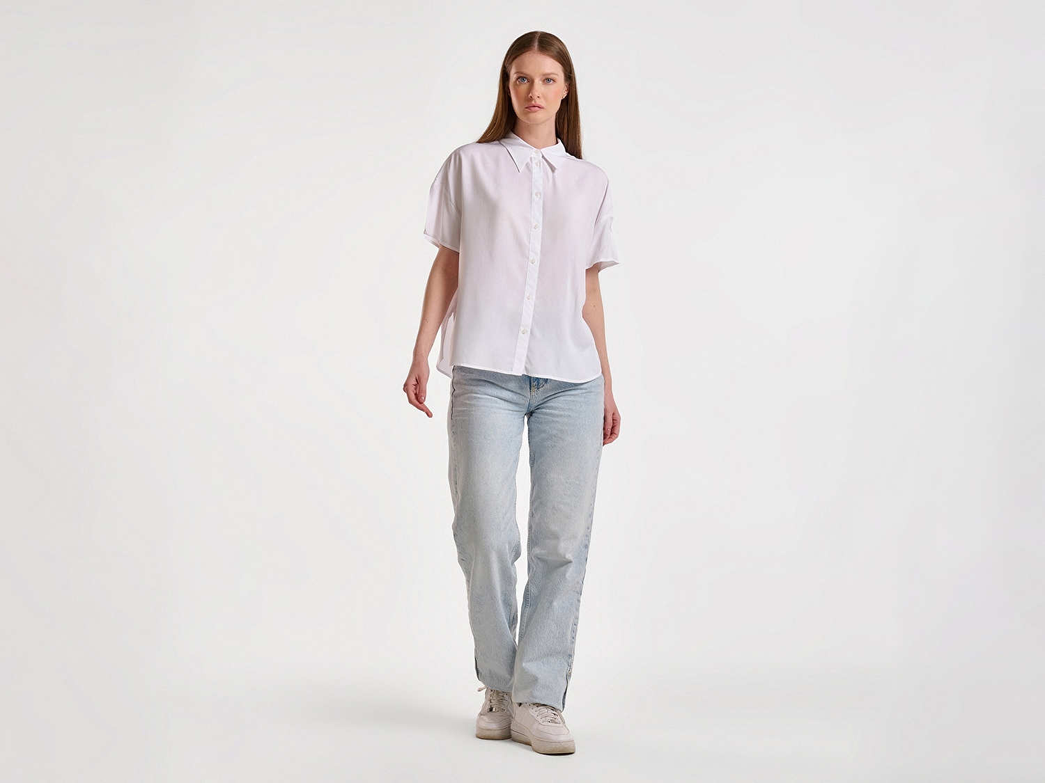 Benetton Kadın Beyaz %100 Viskoz Klasik Yaka Regular Fit Kısa Kollu Gömlek