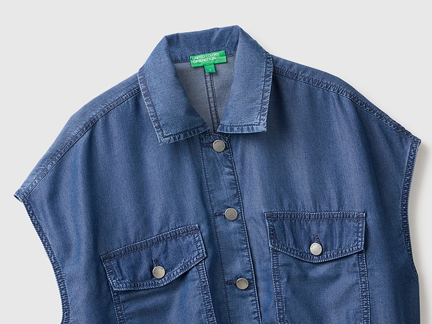 Benetton Kadın Açık Mavi Tencel Denim Büzgü Detaylı Gömlek Yaka Yelek
