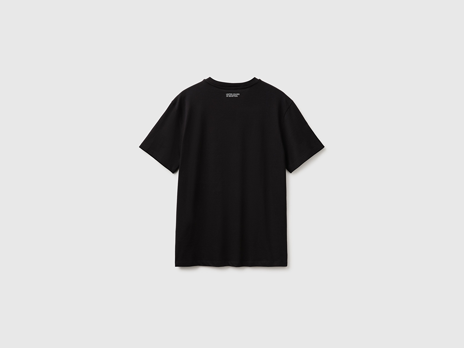 Benetton Erkek Siyah %100 Pamuk Önü Logo Baskılı Regular Fit Kısa Kollu T-Shirt