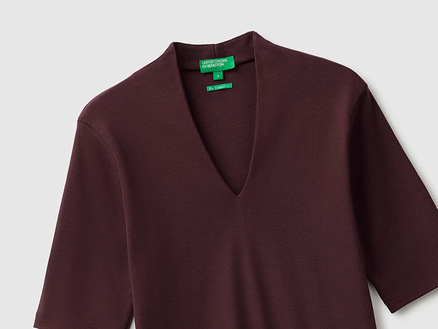 Benetton Kadın Kahverengi %100 Pamuk Yarım Kollu Derin V Yaka T-Shirt