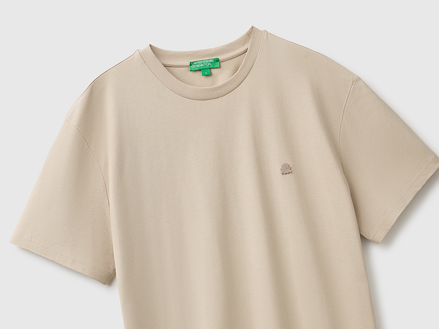 Benetton Erkek Bej %100 Koton Logolu Bisiklet Yaka T-Shirt