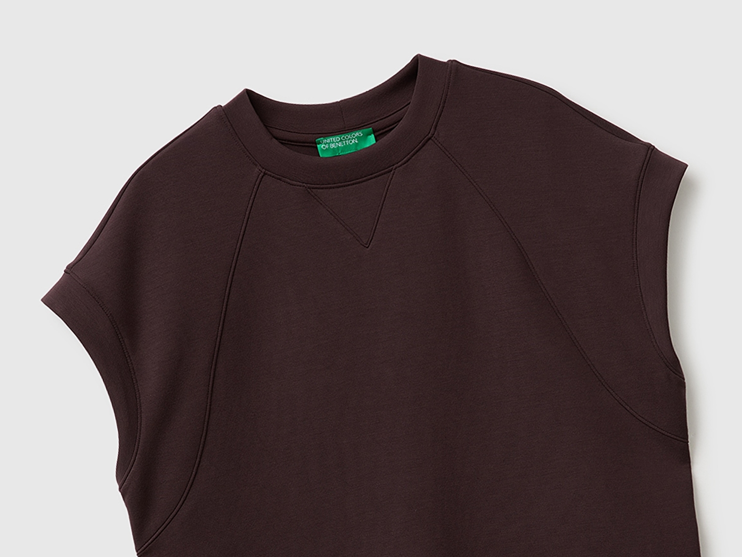 Benetton Kadın Kahverengi Modal Karışımlı Yırtmaçlı Kısa Kollu Bisiklet Yaka Üst