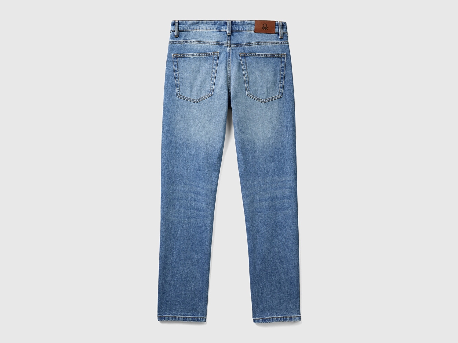 Benetton Erkek Açık Mavi Pamuk Karışımlı Arkası Logo Etiketli Cepli Slim Fit Denim Pantolon