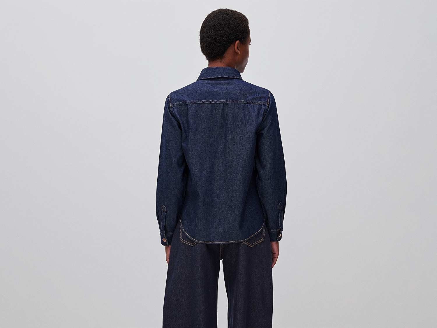 Benetton Kadın Koyu Mavi  %100 Pamuk Regular Fit Cepli Denim Gömlek