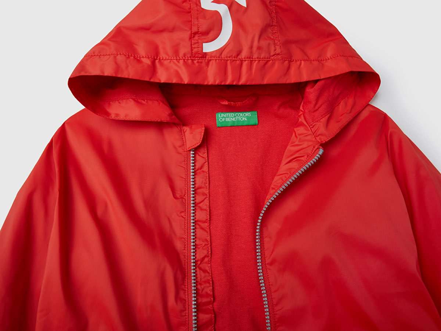 Benetton Erkek Çocuk Kırmızı Logolu Yağmurluk