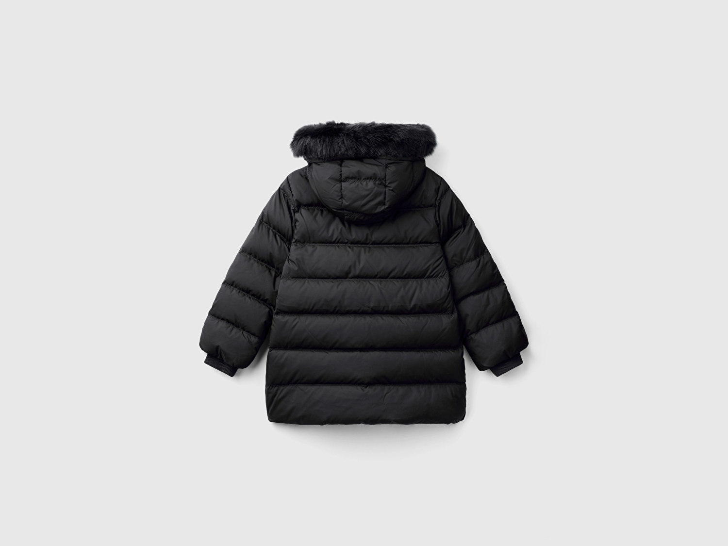 Kız Çocuk Siyah Sol Göğsü Logolu Çıkarılabilir Kapüşonlu Uzun Kuş Tüyü Ceket