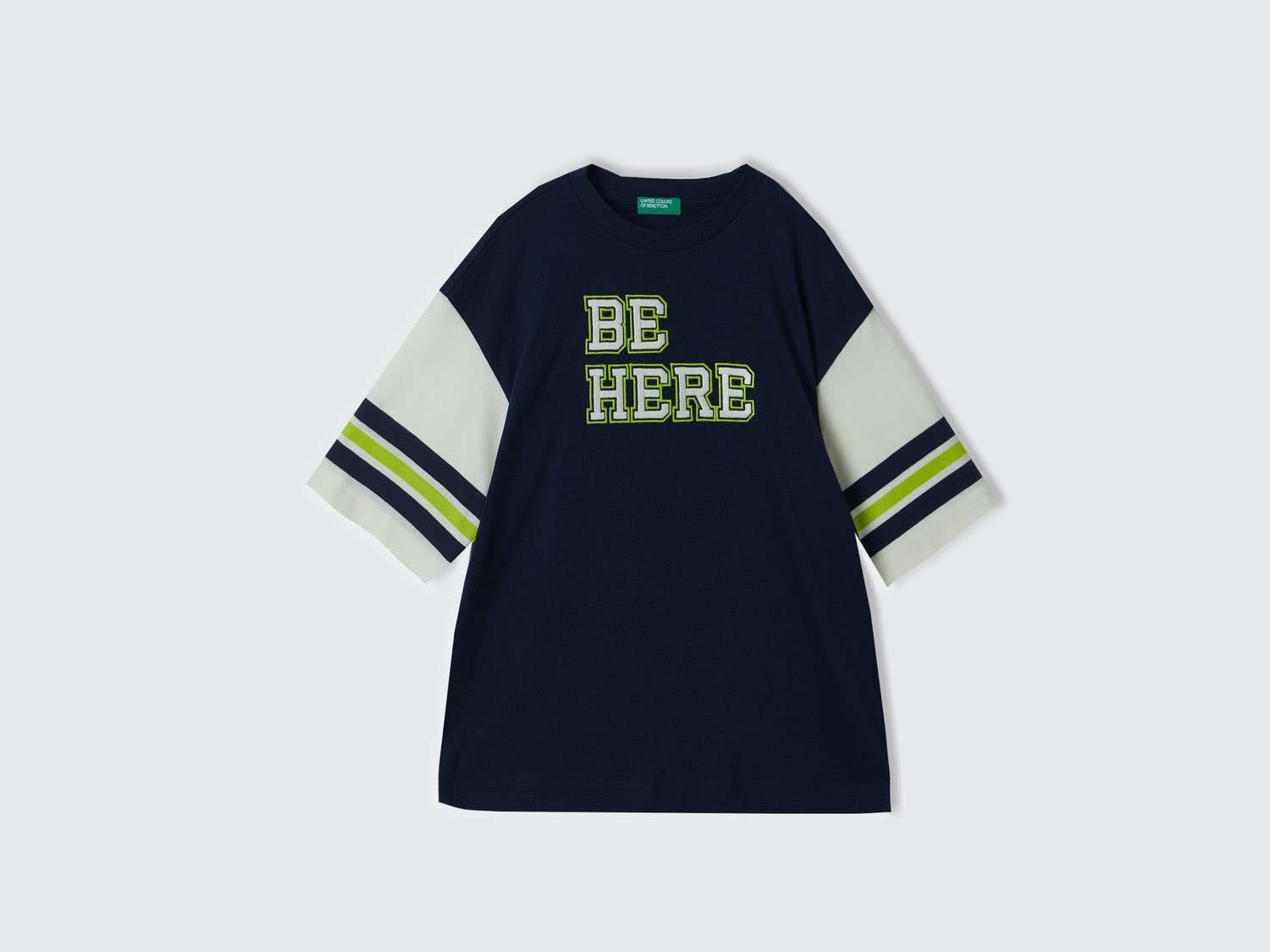 Benetton Erkek Çocuk Lacivert Önü İşlemeli Kontrast Renkli Oversize T-Shirt