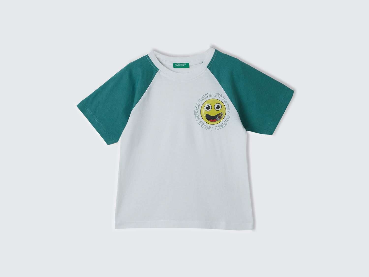 Benetton Erkek Çocuk Beyaz Önü Aplikeli Blok Renkli Reglan Kol Bisiklet Yaka T-Shirt