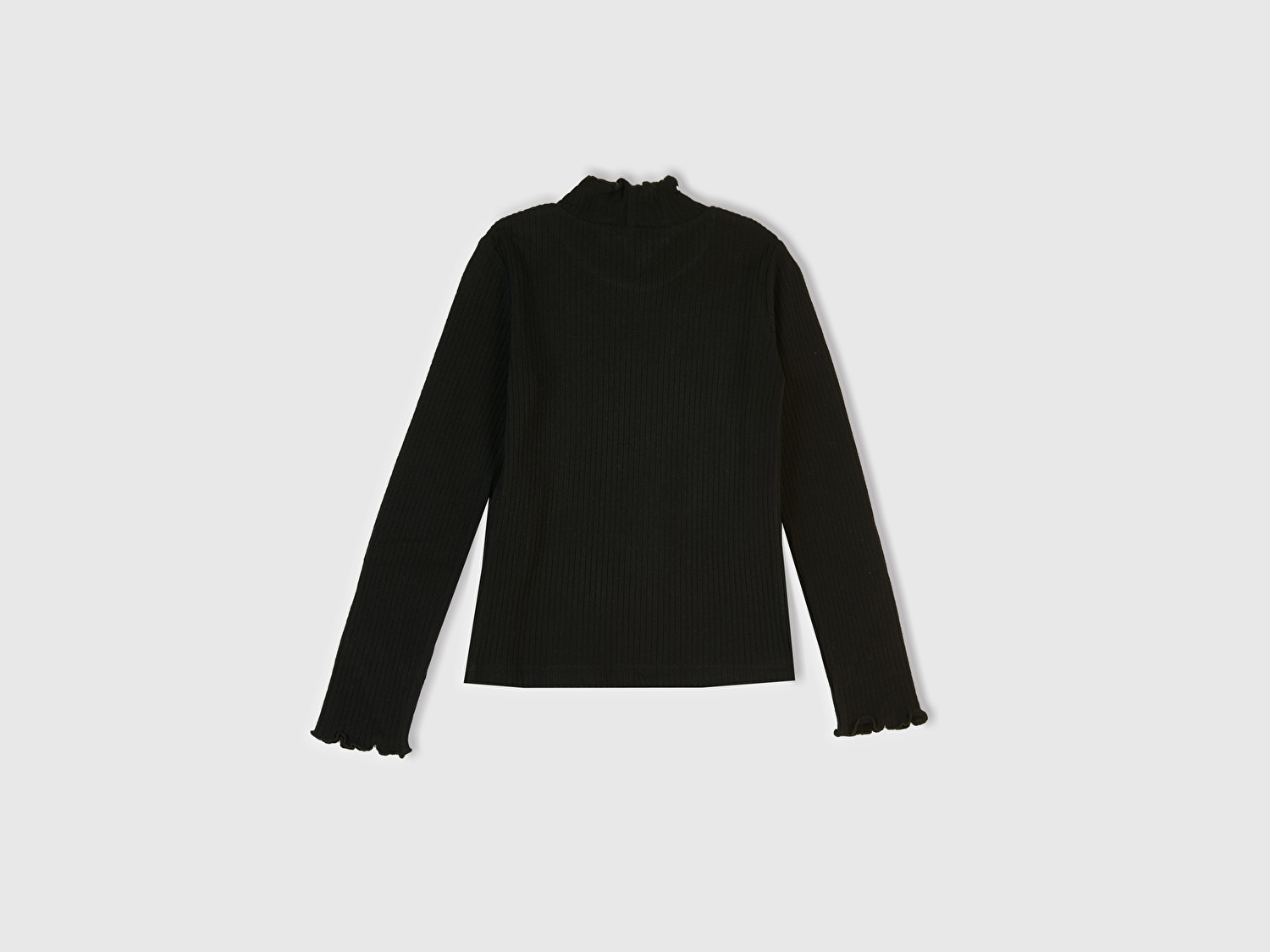 Benetton Kız Çocuk Siyah Logo Etiketli Fırfır Detaylı Bebe Yaka Uzun Kollu T-Shirt