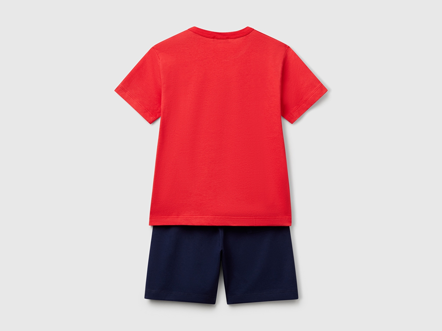 Benetton Erkek Bebek Kırmızı Önü Logo Baskılı T-Shirt ve Büzgü İpli Bermuda Şort Takım