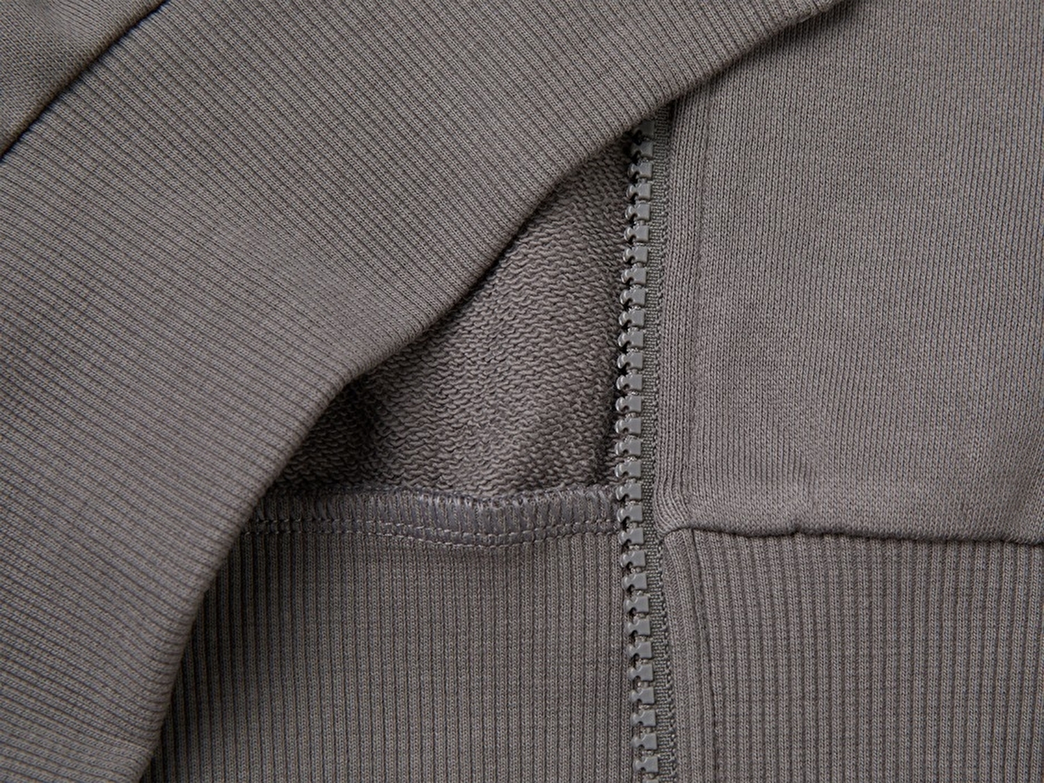Benetton Kız Çocuk Koyu Gri Ribanalı Kapüşonlu Fermuarlı Sweatshirt
