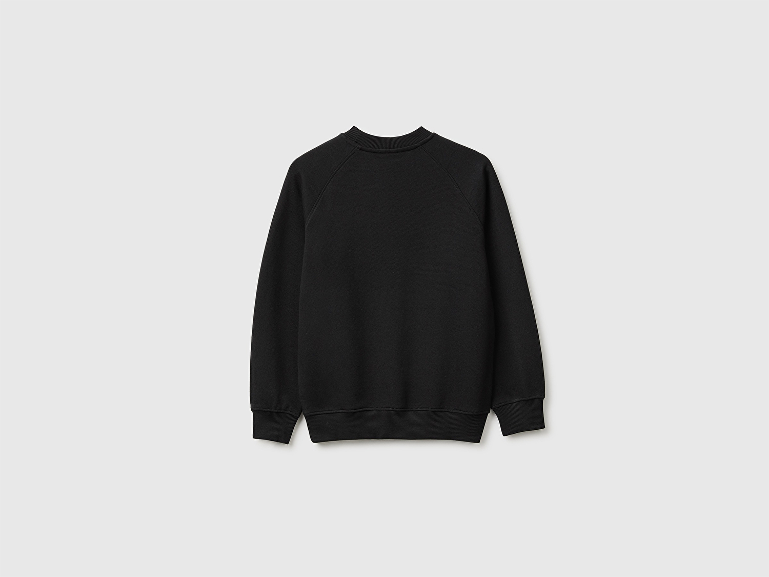 Benetton Erkek Çocuk Siyah Önü İşlemeli Ribanalı Reglan Kollu Bisiklet Yaka Sweatshirt