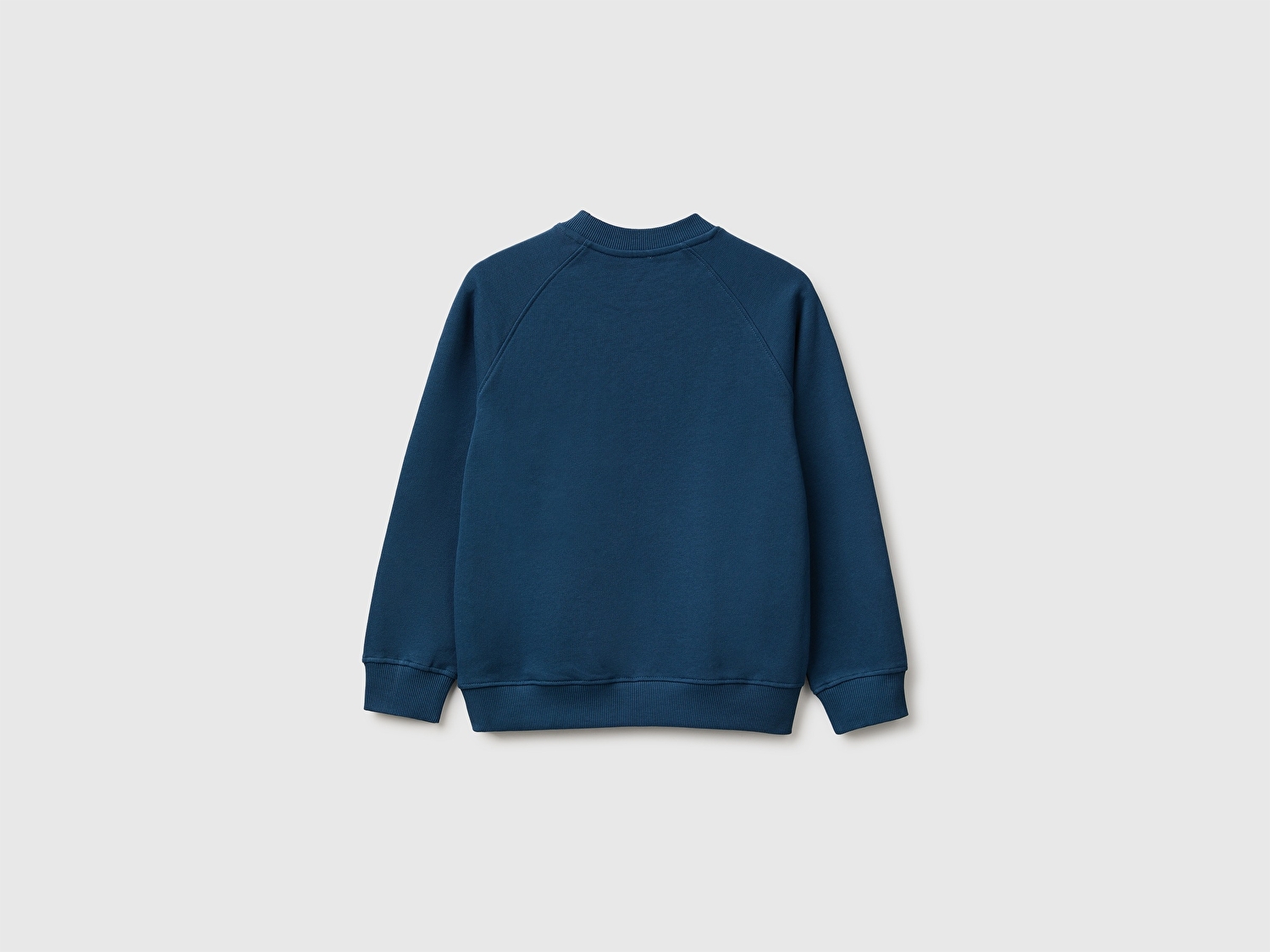 Benetton Erkek Çocuk Lacivert Önü İşlemeli Ribanalı Reglan Kollu Bisiklet Yaka Sweatshirt