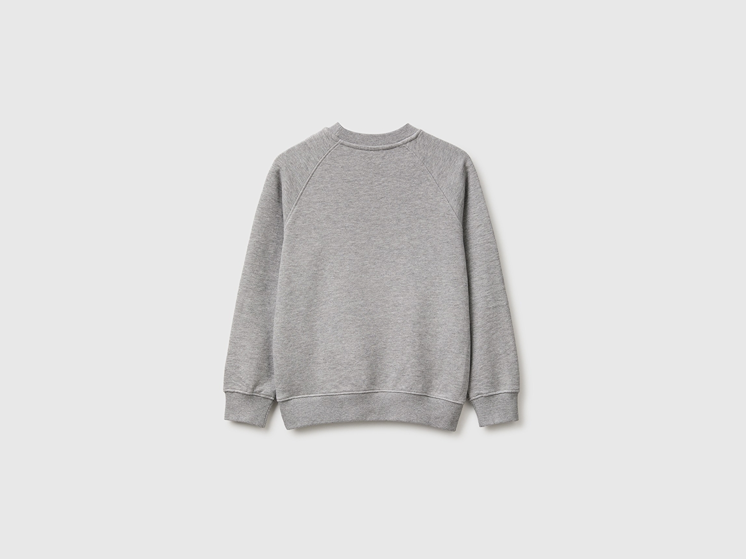 Benetton Erkek Çocuk Gri Melanj Önü İşlemeli Ribanalı Reglan Kollu Bisiklet Yaka Sweatshirt