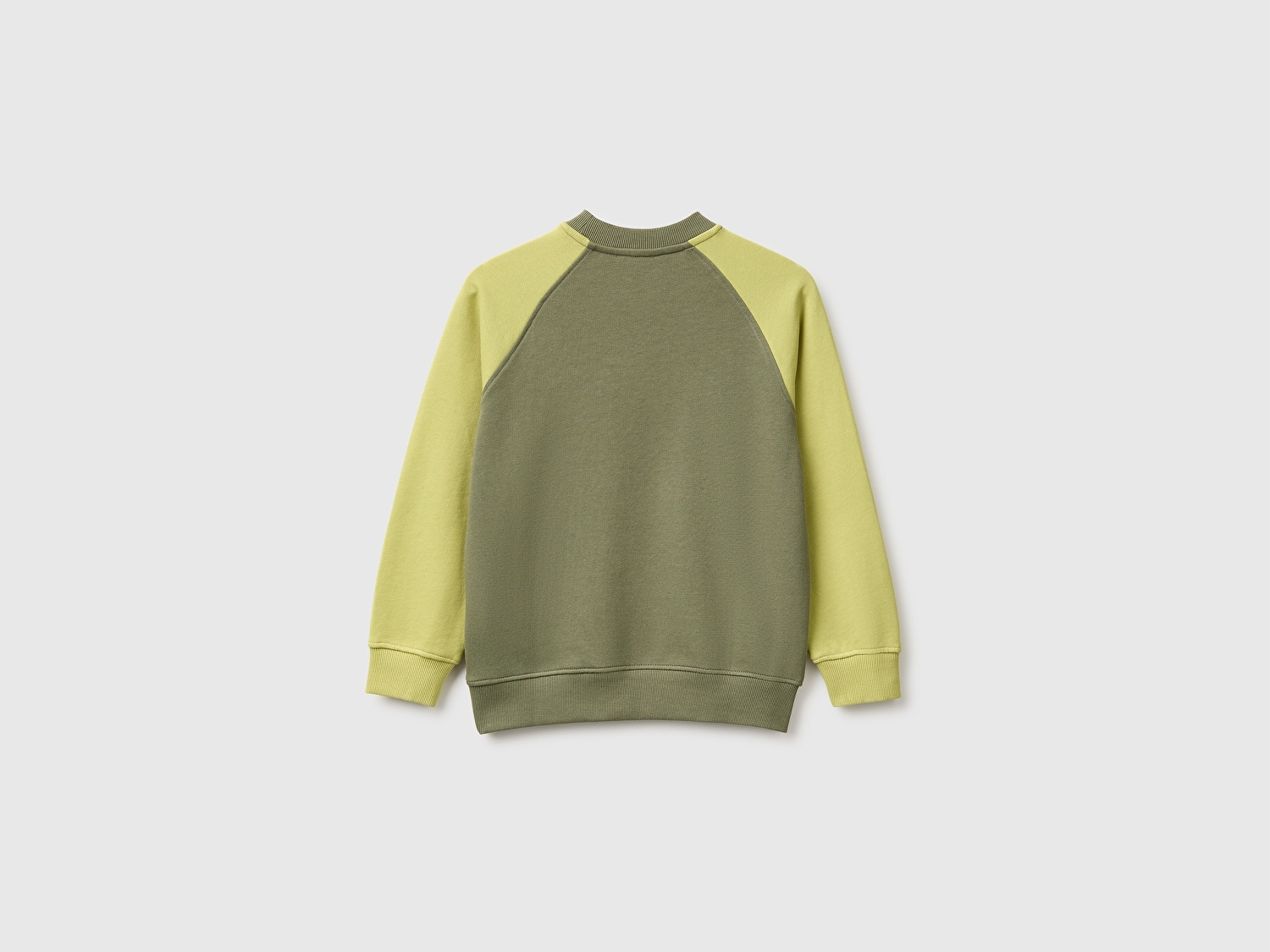 Benetton Erkek Çocuk Haki Önü İşlemeli Ribanalı Reglan Kollu Bisiklet Yaka Sweatshirt