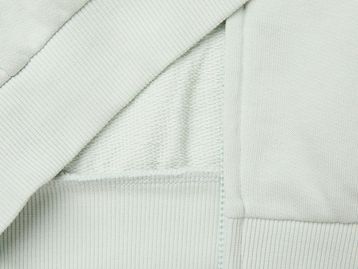 Benetton Kız Bebek Su Yeşili Önü İşlemeli Ribanalı Boğazlı Fermuarlı Dik Yaka Sweatshirt