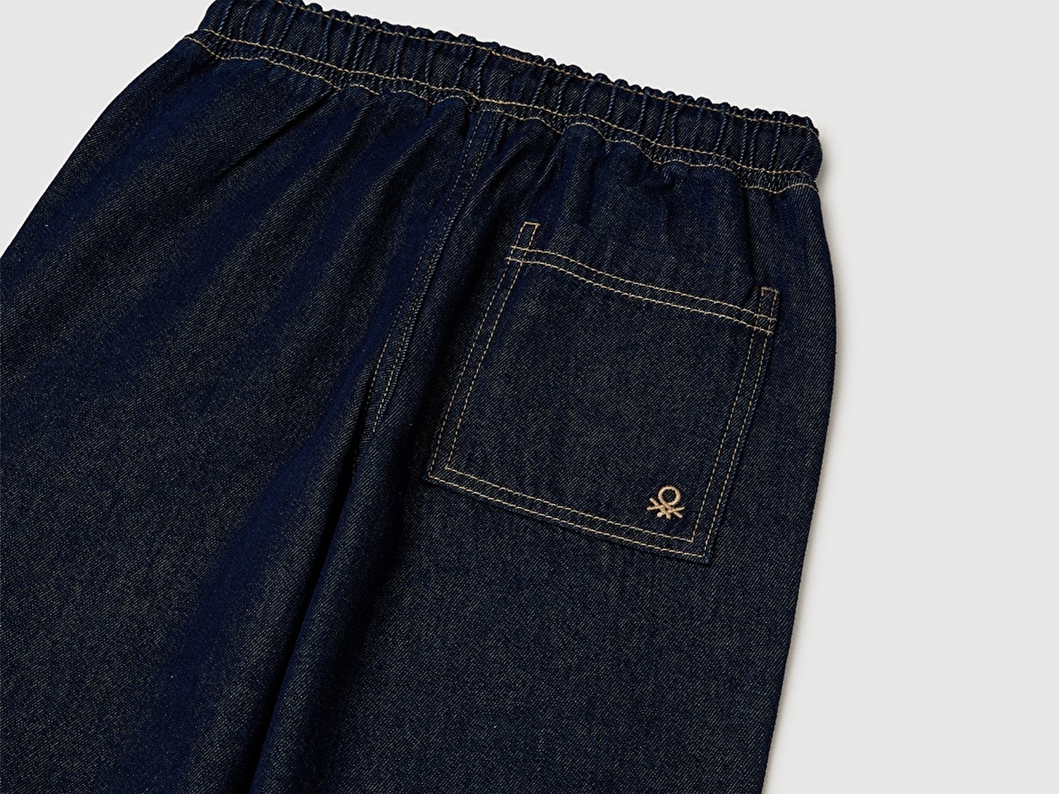 Benetton Erkek Çocuk Koyu Denim Beli ve Paçası Büzgülü Denim Pantolon