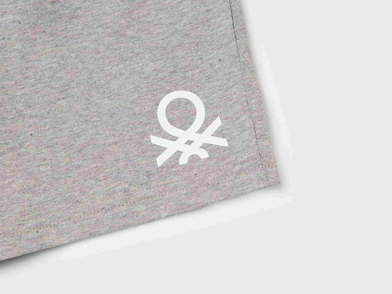 Benetton Erkek Bebek Gri melanj Arka Bacağı Logo Baskı Detaylı Bermuda Şort 