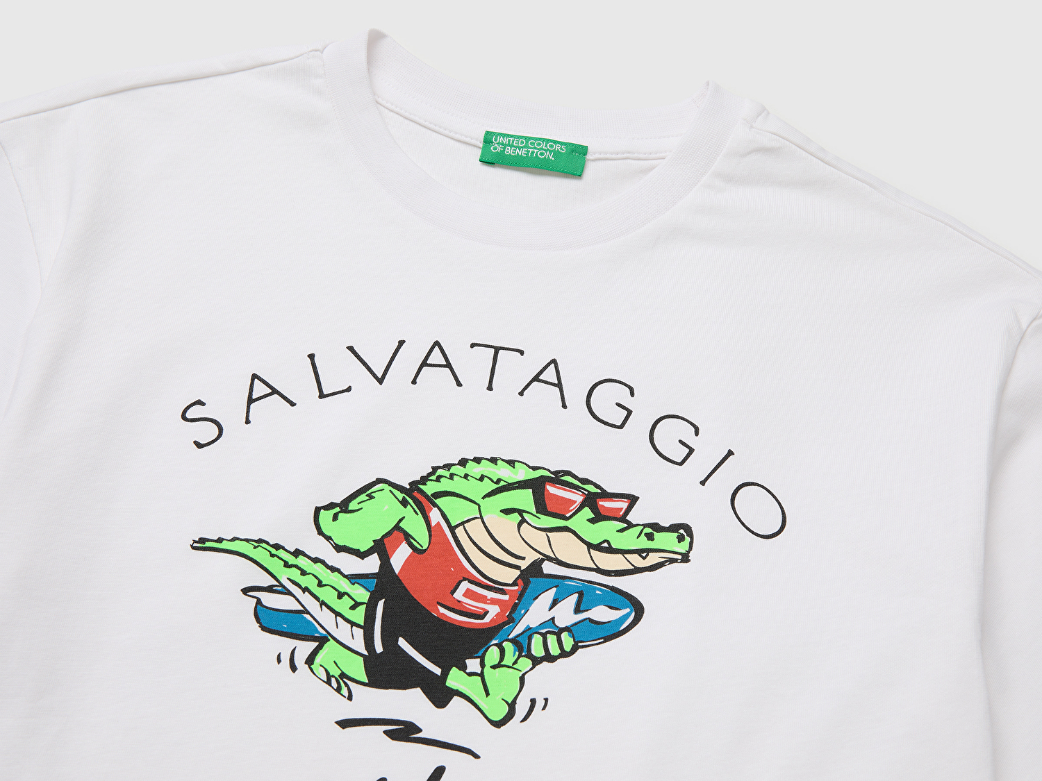 Benetton Erkek Çocuk Beyaz Ön Baskı Detaylı Bisiklet Yaka T-Shirt