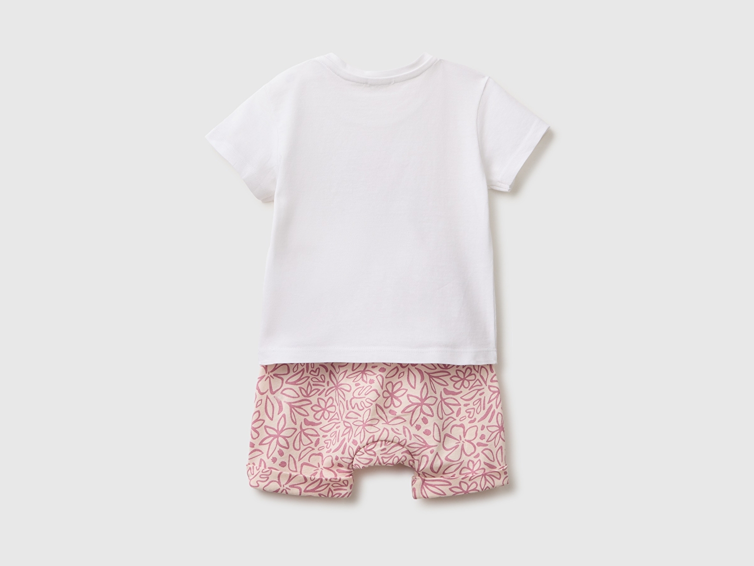 Benetton Bebek Toz Pembe Önü Baskılı Bisiklet Yaka T-Shirt ve Lastikli Şort Takımı