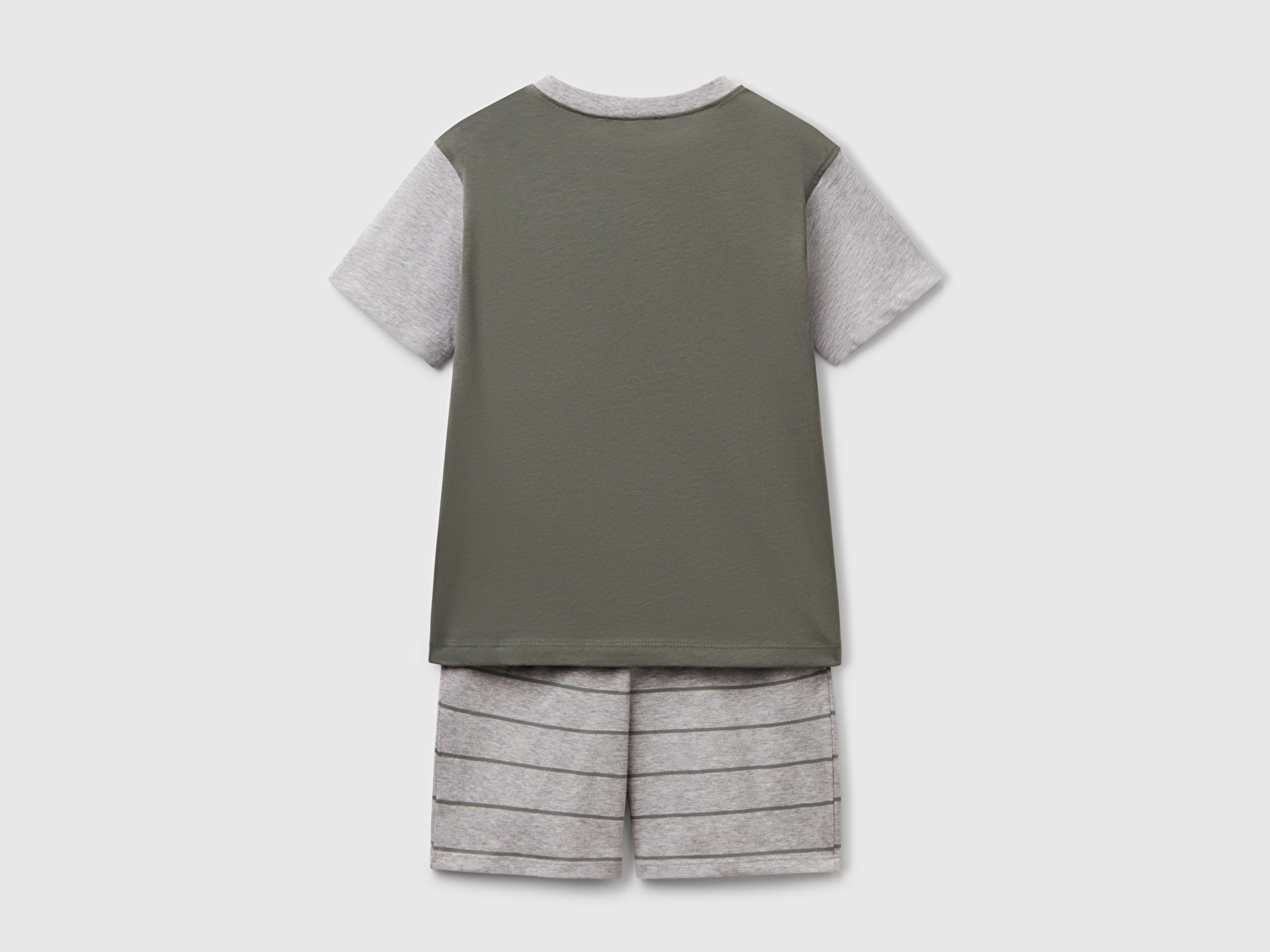Benetton Erkek Çocuk Haki Çift Renkli Bisiklet Yaka T-Shirt ve Çizgili Şort Pijama Takım