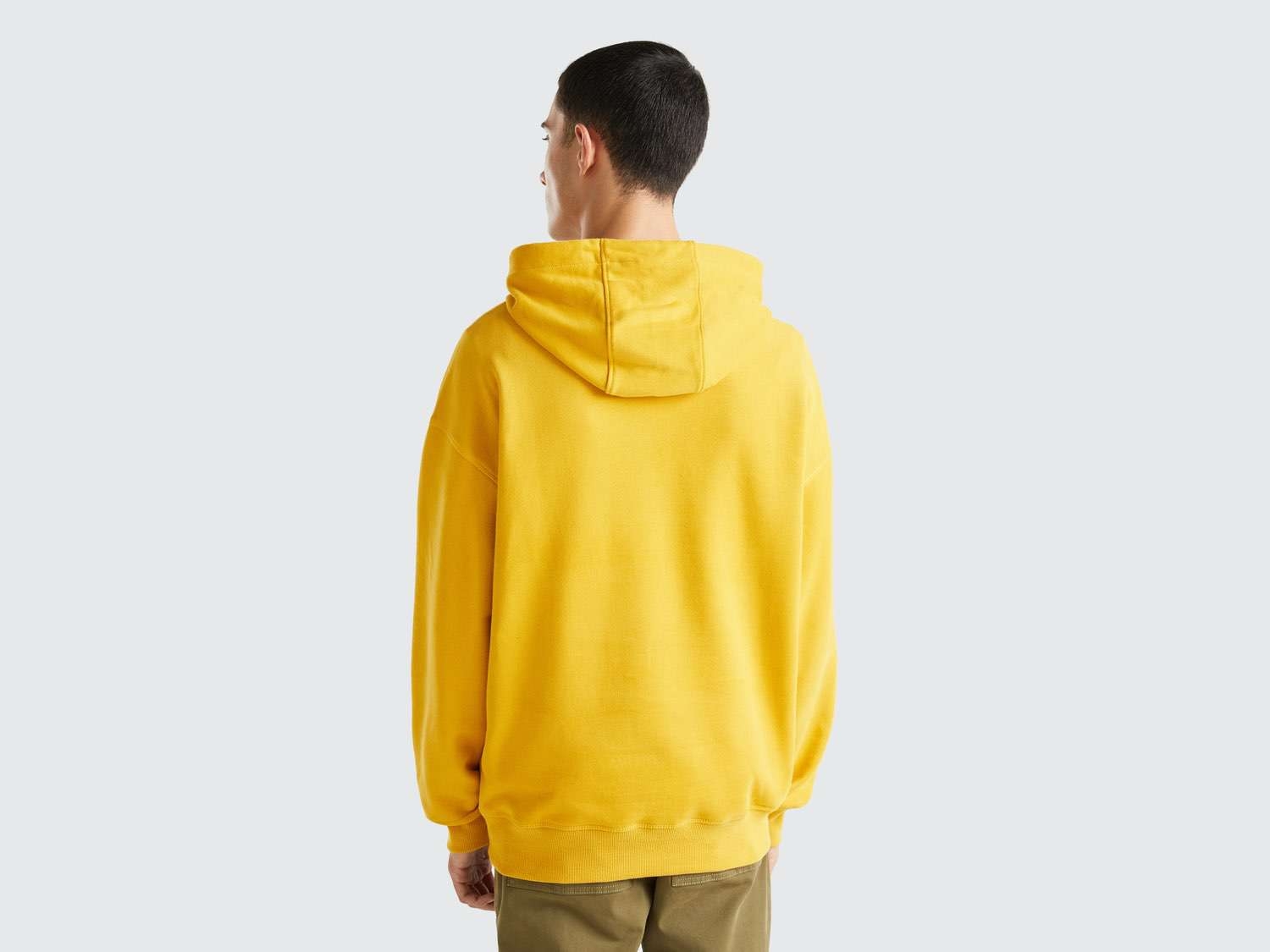 Benetton Erkek Hardal Be Unique Baskılı Kapşonlu Sweatshirt