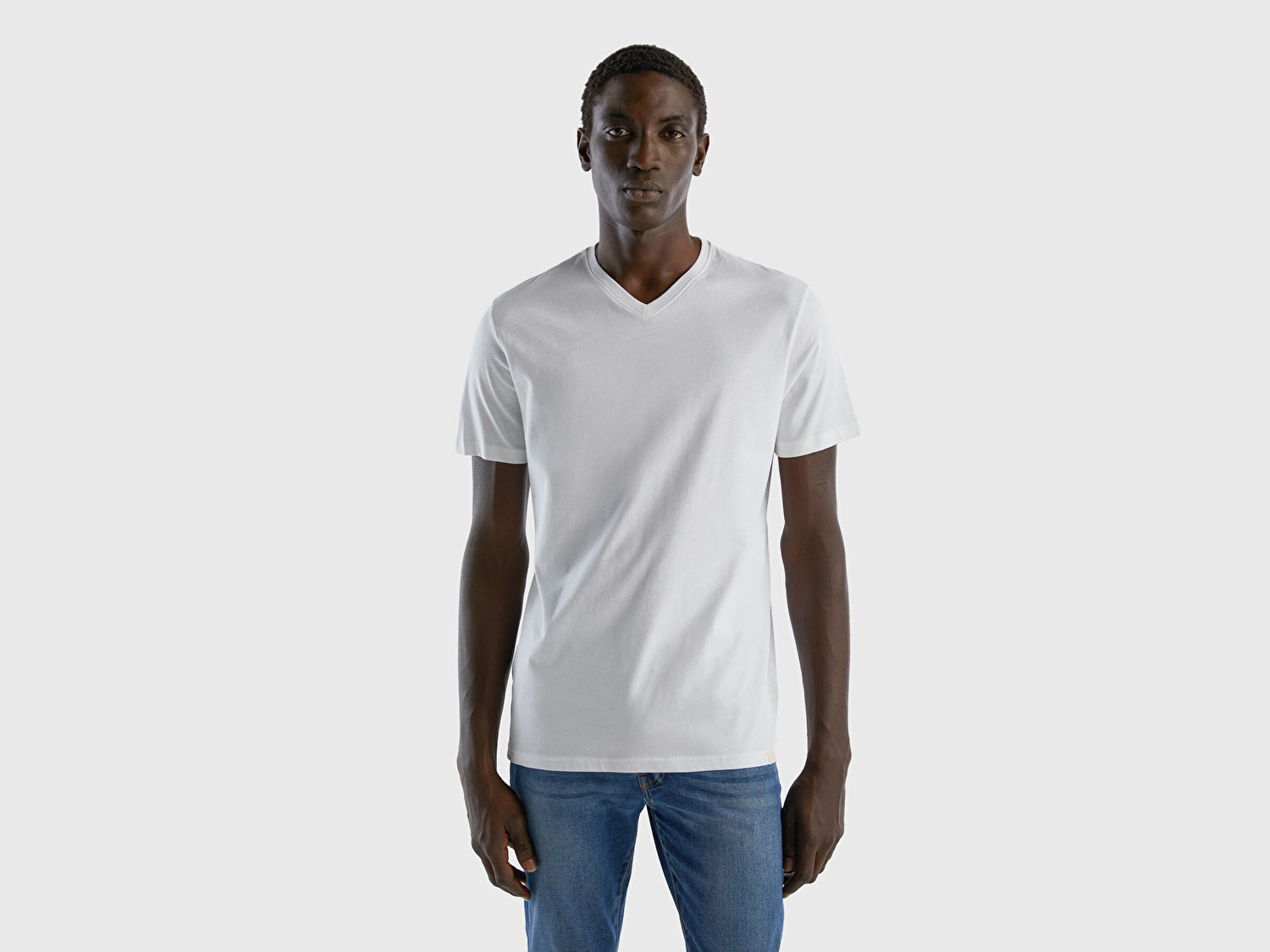 Benetton Erkek Beyaz %100 Koton V Yaka Basic T-shirt