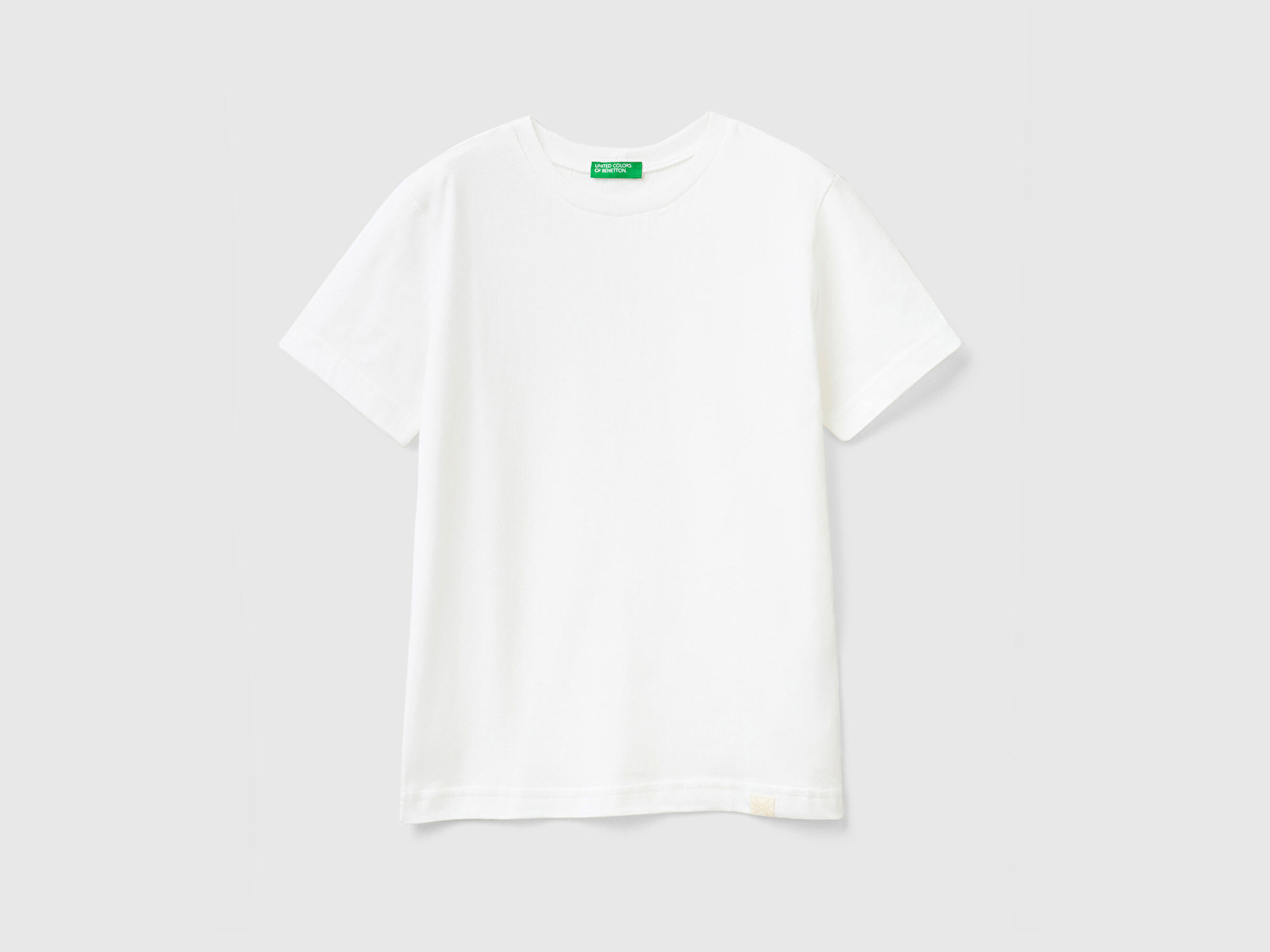 Benetton Erkek Çocuk Beyaz Etek Ucu Logo Detaylı Bisiklet Yaka Düz T-Shirt