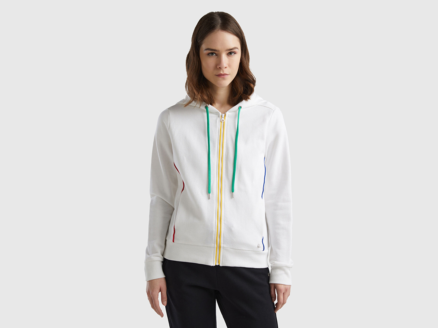 Benetton Kadın Beyaz. %100 Koton Fermuarlı Kapşonlu Renkli Biyeli Sweatshirt