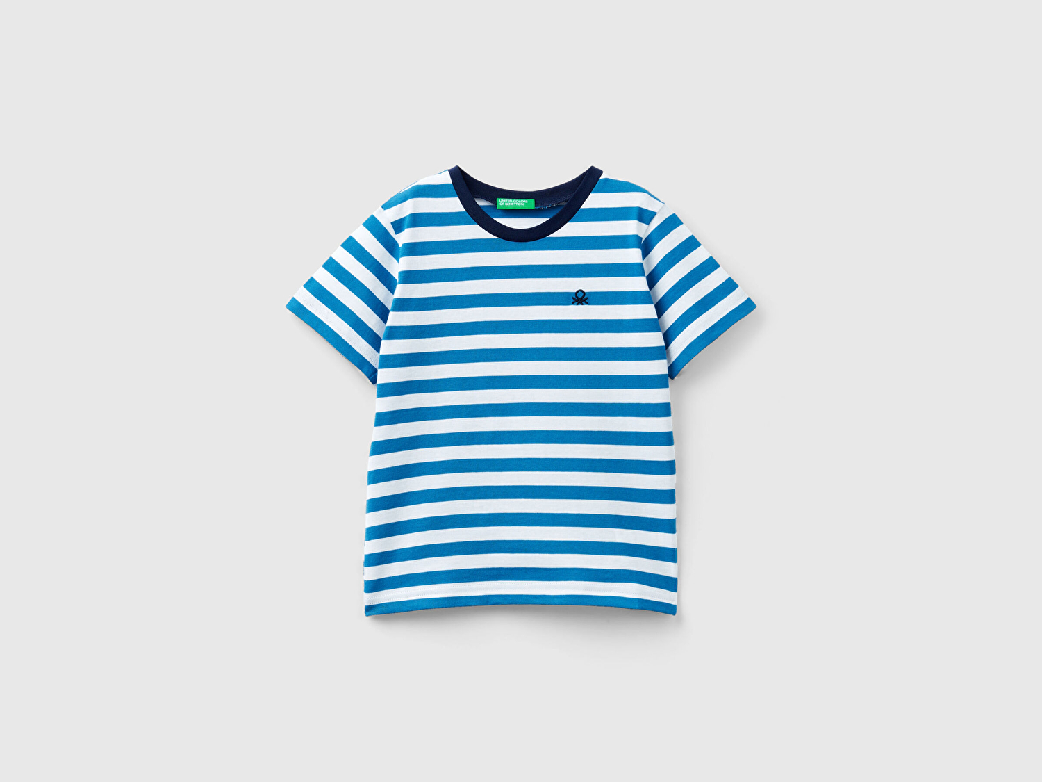 Benetton Erkek Çocuk Mavi-Beyaz Sol Göğsü Logolu İnce Yatay Çizgili Bisiklet Yaka T-Shirt